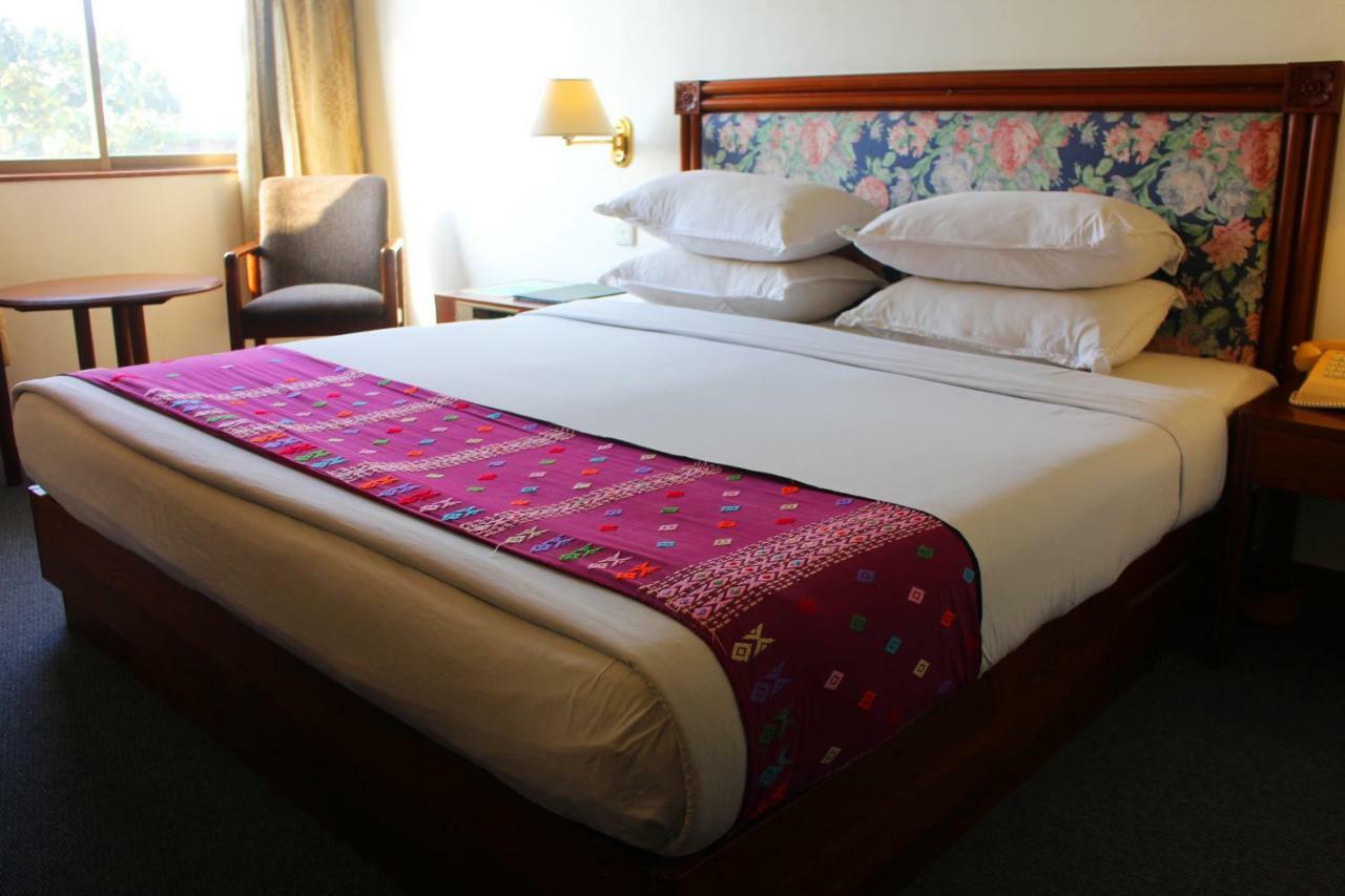 Alfa Hotel Yangon Luaran gambar